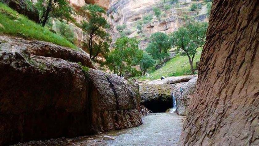 Iranpress: Shirz Canyon, geotouristic attraction in Lorestan, Iran