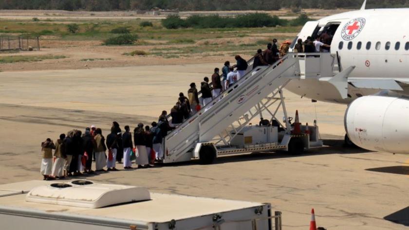 Iranpress: First group of freed Yemeni prisoners arrives at Sana’a 