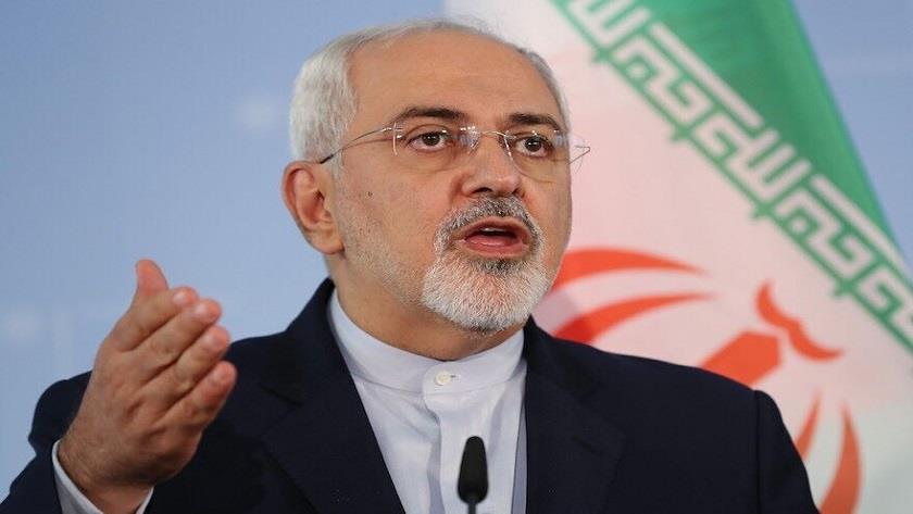 Iranpress: Zarif reacts to new US sanctions against Iran