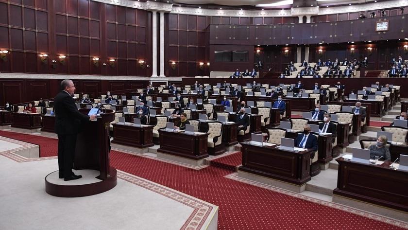 Iranpress: Turkish parliament condemns anti-Islam remarks by France