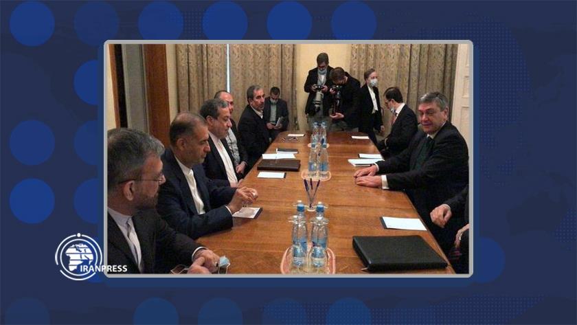 Iranpress: Araghchi meets with Russian Deputy FM in Moscow