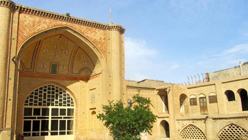 Iranpress: Historical Sheikh Ali Akbar Mosque in Shahrud, central Semnan Province