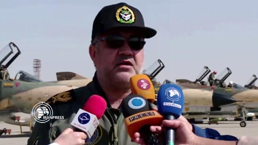 Iranpress: Iran army uses local equipment in 