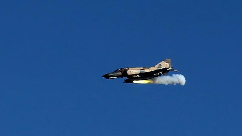 Iranpress: Second day of IR. Army drill: Phantom bombers destroy targets 