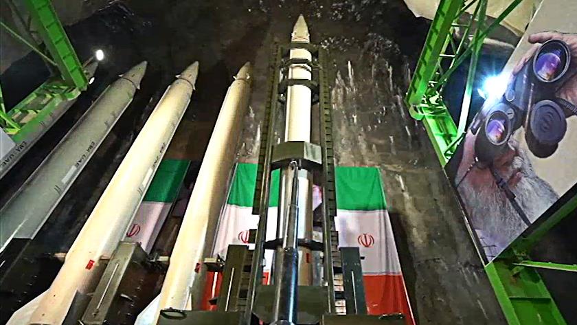 Iranpress: IRGC unveils missile machine-gun