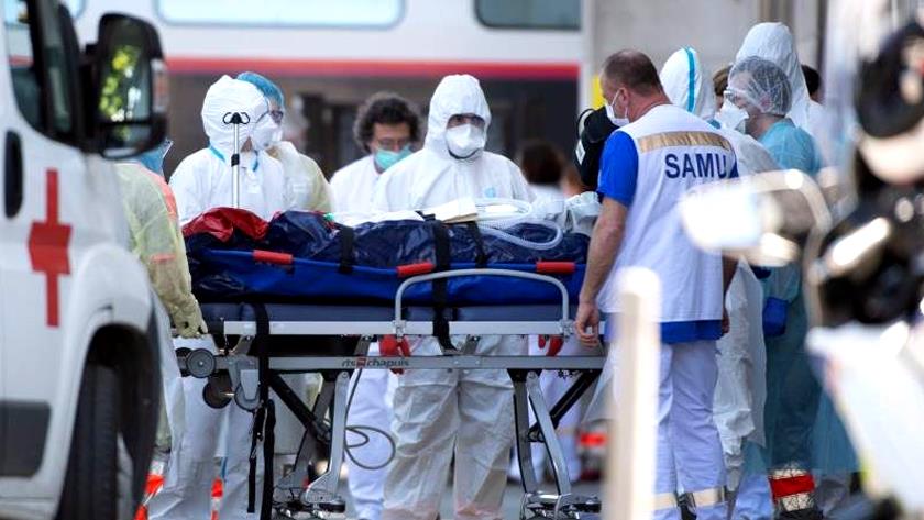 Iranpress:  New wave of COVID-19 pandemic in France rise the death toll sharply 