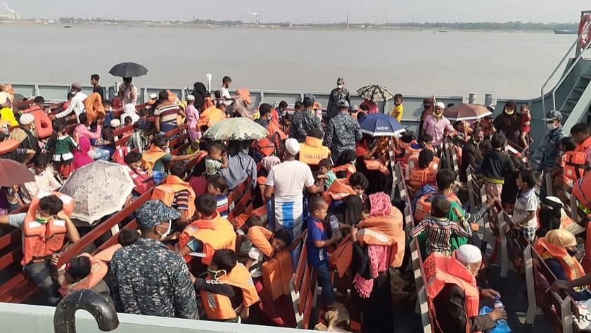 Iranpress: Bangladesh relocates Rohingya Muslims to remote island against their will