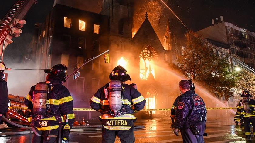 Iranpress: Historic  New York church is destroyed by massive fire