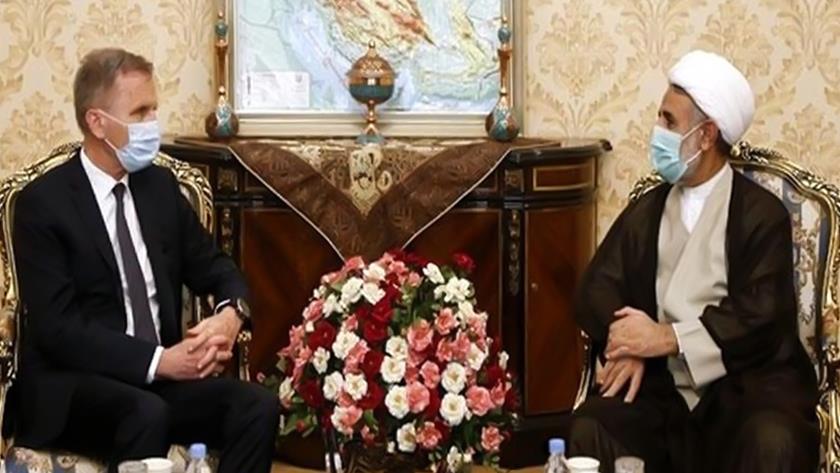 Iranpress: Zonnour: Europe failed to meet Iran
