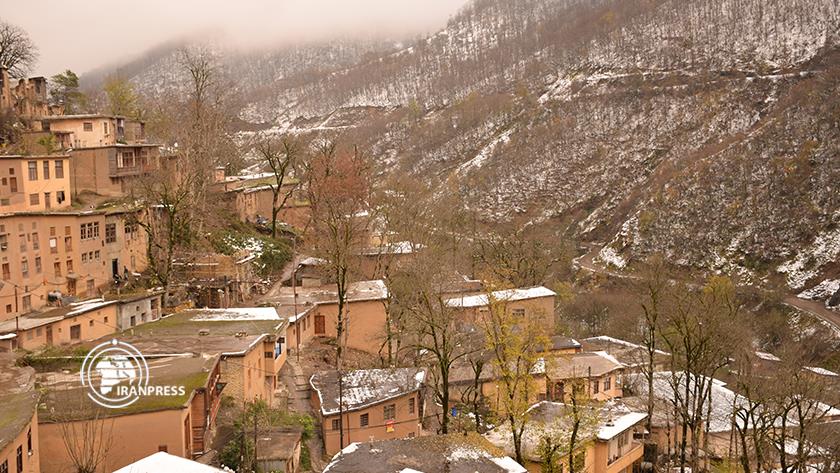Iranpress: Scenic beauties of terraced Masuleh amid snow