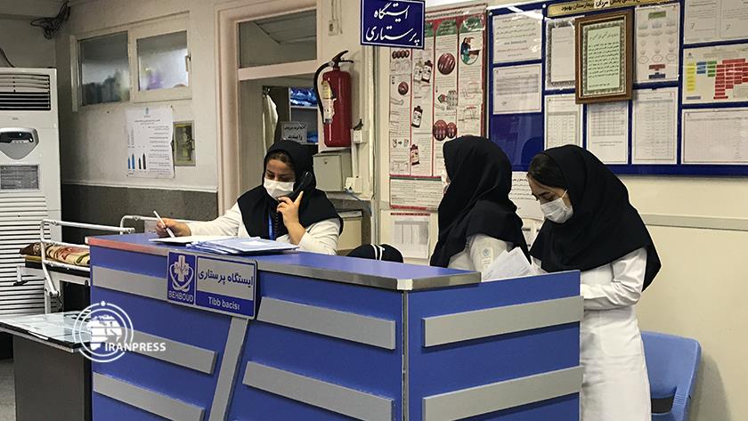 Iranpress: Iranian nurses standing firm against coronavirus