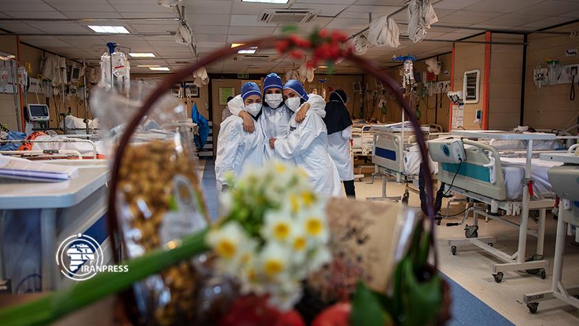 Iranpress: Namazi Hospital in Shiraz appreciates devoted nurses on Yalda