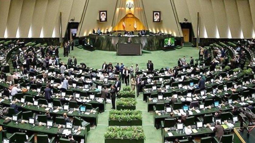Iranpress: MPs lambaste Europe over imposing sanctions on Iran