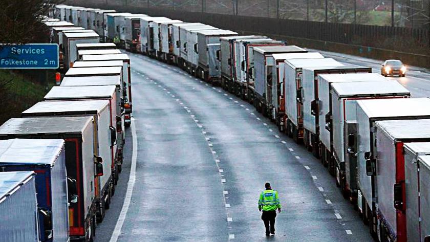 Iranpress: Trucks stranded at UK border