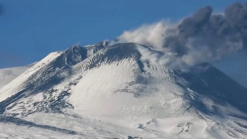 Iranpress: Watch smoke rising from snow-covered Mount Etna, Italy