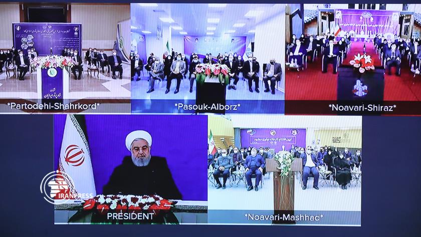 Iranpress: National macro projects, innovation factories put into operation by President Rouhani