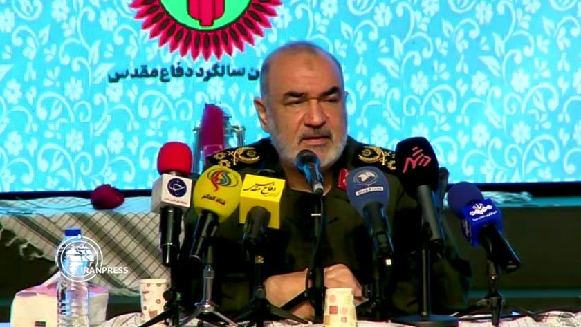 Iranpress: Iranian nation to make sanctions useless: IRGC Chief commander