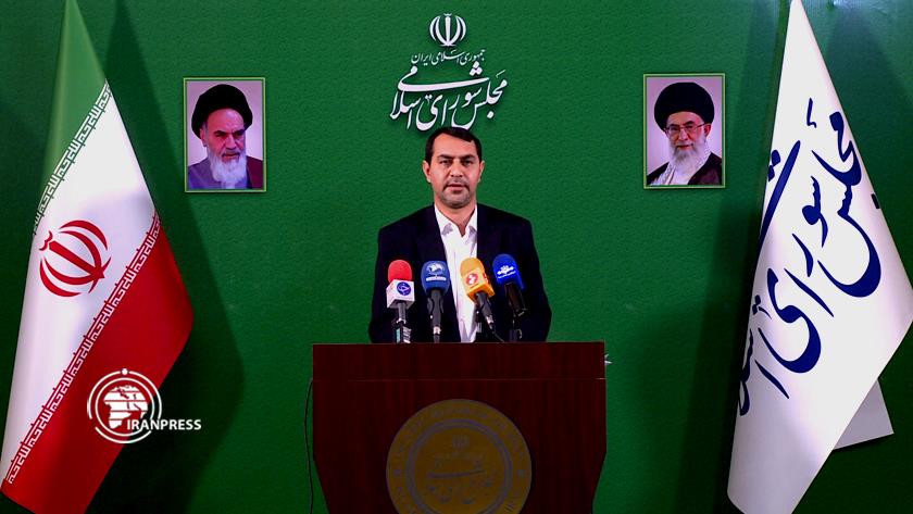 Iranpress: 25% salary increase for Iranian employees: MP