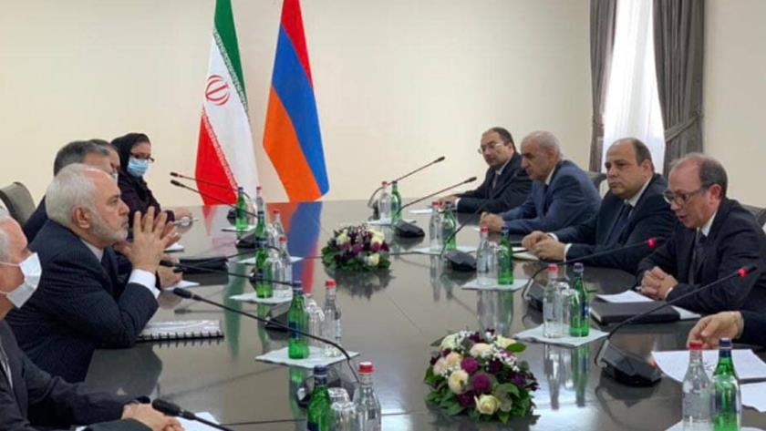 Iranpress: Iranian, Armenian FMs meet in Yerevan