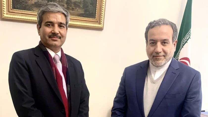 Iranpress: Iran, India diplomats discuss top issues