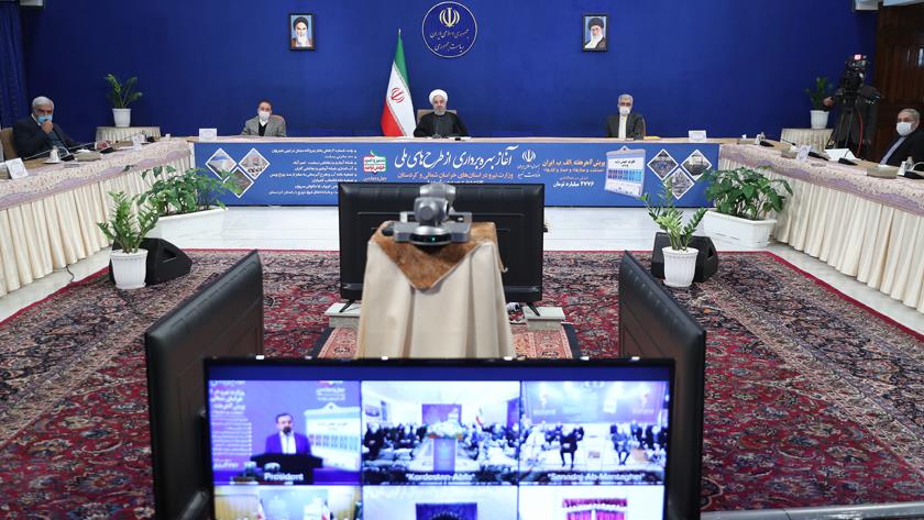 Iranpress: Pres. Rouhani: Government of Islamic Republic supports the oppressed