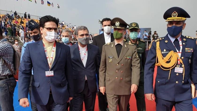 Iranpress: Iran Defense Minister attends opening ceremony of Aero India 2021