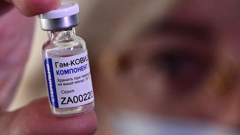 Iranpress: Iran purchases 2m COVID-19 vaccines from Russia