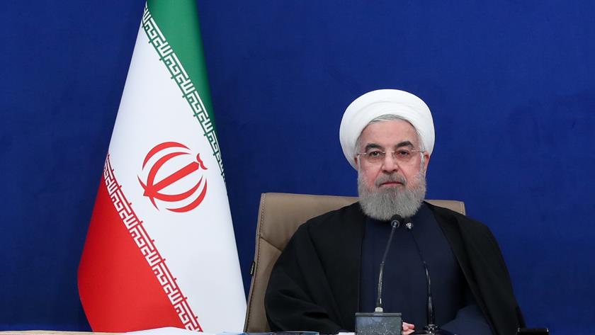 Iranpress: COVID-19 vaccination to start tomorrow in Iran: President Rouhani