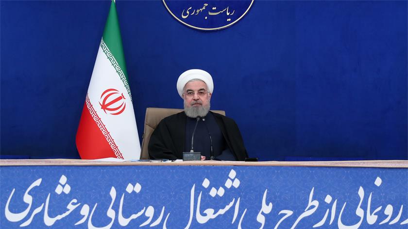 Iranpress: President Rouhani inaugurates thousands of rural, nomadic national projects 