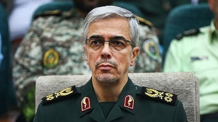 Iranpress: Gen. Bagheri: World powers frightened by Iran