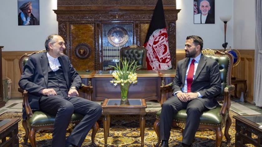Iranpress: Iran, Afghanistan urge boosting bilateral ties