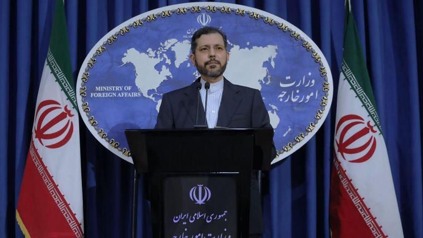 Iranpress: Iran gives assistance to Afghanistan to contain mass fire 