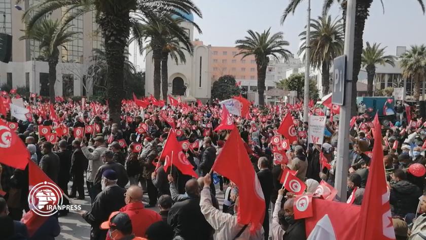 Iranpress: Supporters of Islamic Ennahda Movement stage rally in Tunisian capital