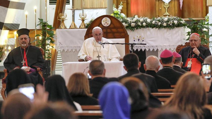 Iranpress: Pope Francis prays at Baghdad