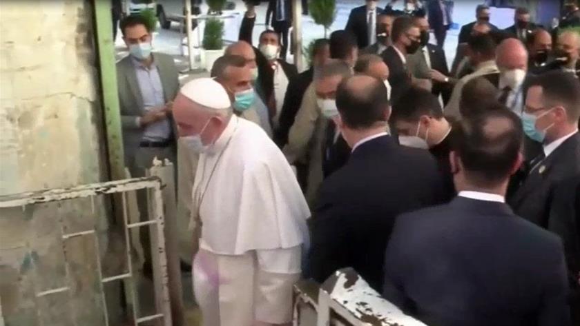 Iranpress: Pope Francis meets Ayatollah Sistani in Najaf