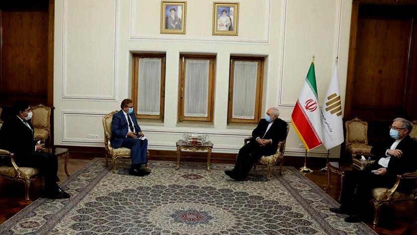 Iranpress: FM Zarif discusses peace in Afghanistan with Pakistani envoy