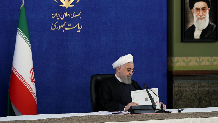 Iranpress: Providing COVID-19 vaccine in sanctions, honor for Iran: Pres Rouhani