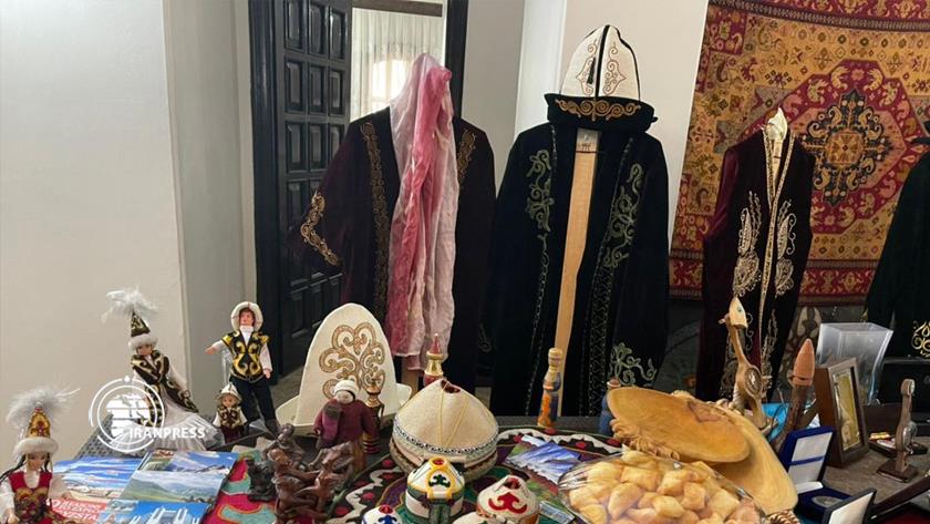 Iranpress: ECO members hold Nowruz exhibition in Tehran
