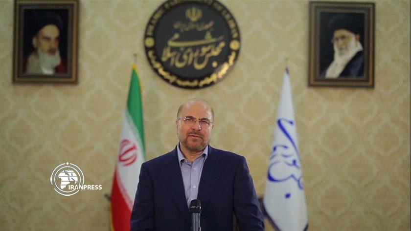 Iranpress: Iran Parliament speaker delivers speech on countering terrorism 