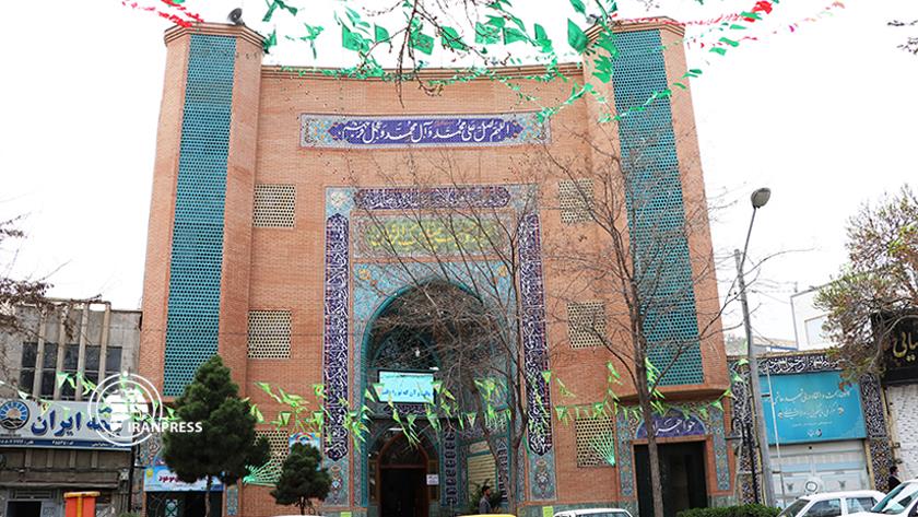 Iranpress: Streets of Mashhad decorated on occasion of Mid-Sha