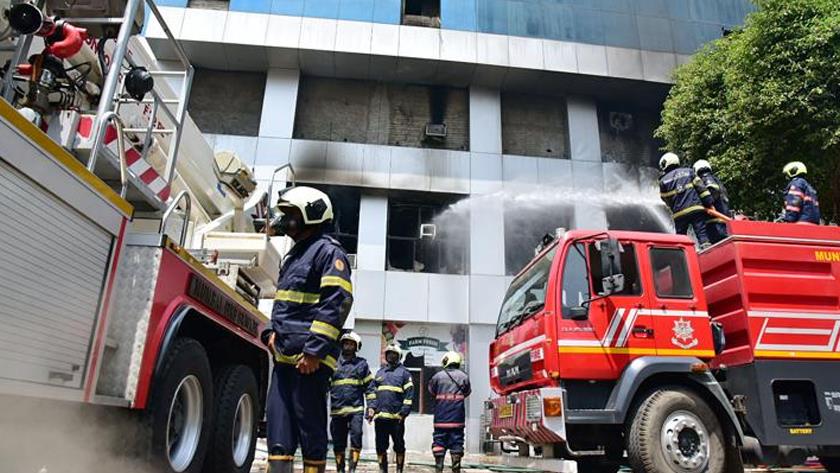 Iranpress: Fire in COVID-19 hospital in India Kills 10