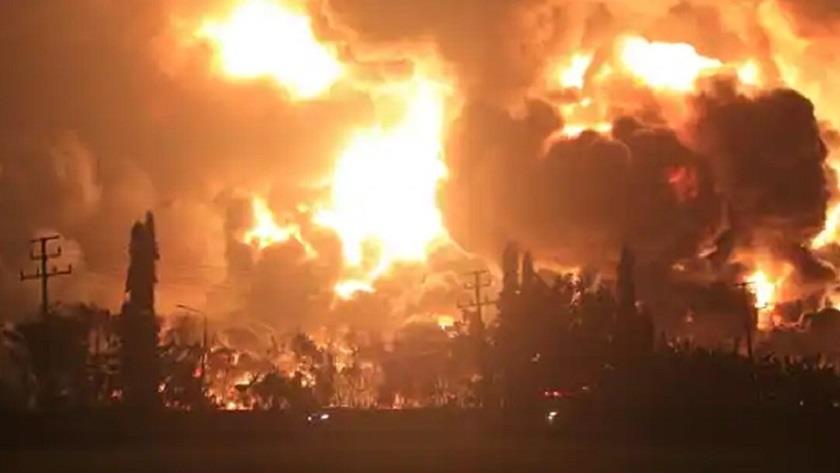 Iranpress: Indonesia: Massive fire breaks out at Pertamina oil refinery 