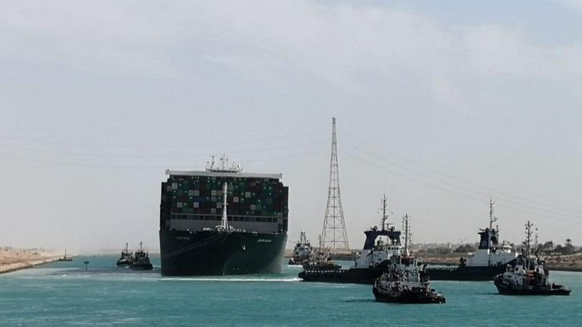 Iranpress: Traffic in Suez Canal resumes after stranded ship refloated