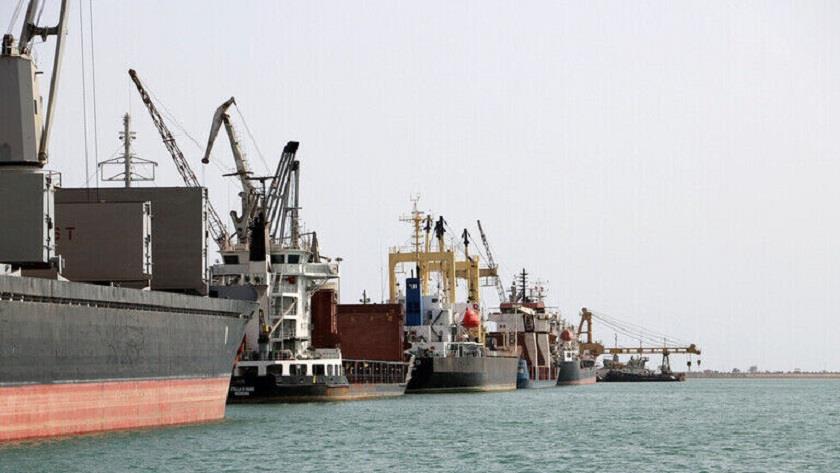 Iranpress: Saudi coalition seizes two Yemeni oil tankers