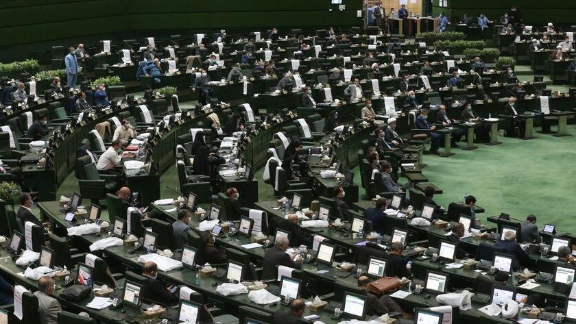 Iranpress: Iran-China 25-year Cooperation document reviewed in Iranian Parliament 