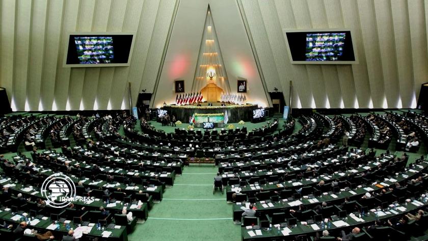 Iranpress: Parliament welcomes Iran-China Document with a message for Vienna meeting