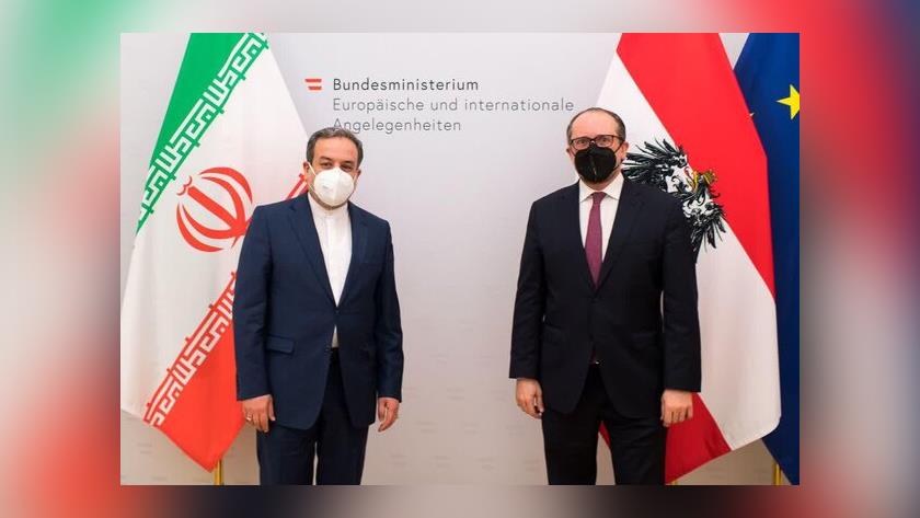Iranpress: Iranian deputy foreign minister meets Austrian foreign minister