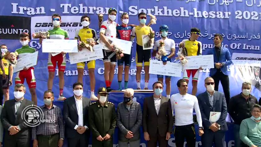 Iranpress: Iran national cycling team recognizes its top cyclists