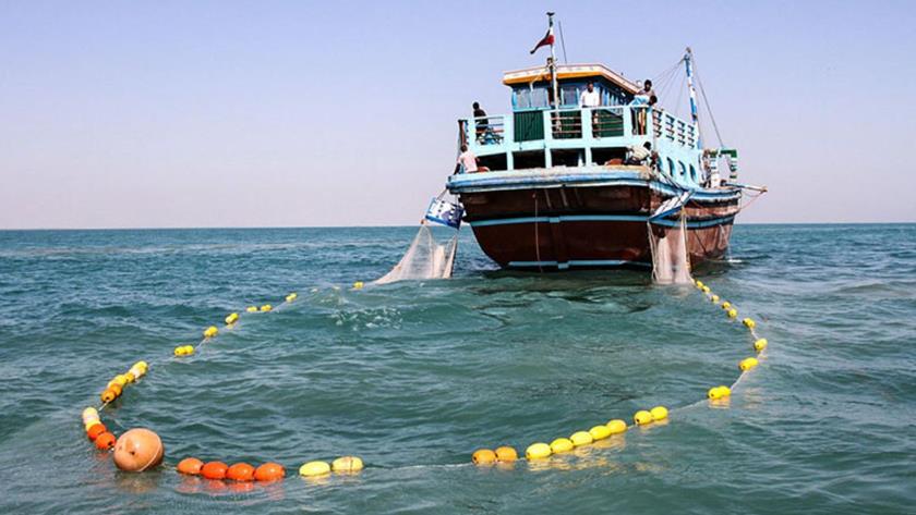 Iranpress: Seven Iranian fishermen released, returned home
