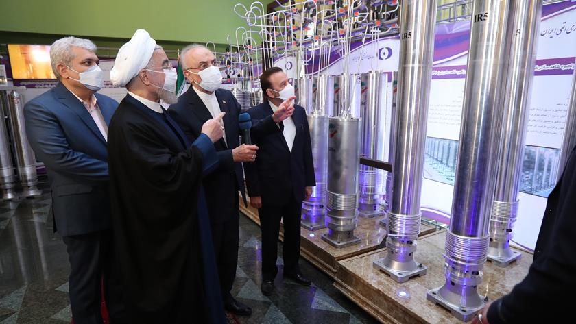 Iranpress: President Rouhani pays visit to new nuclear achievements EXPO